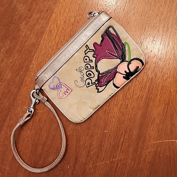 Coach Poppy signature wristlet w flowers!! SO PRETTY...BARELY USED CONDITION! - Picture 1 of 10